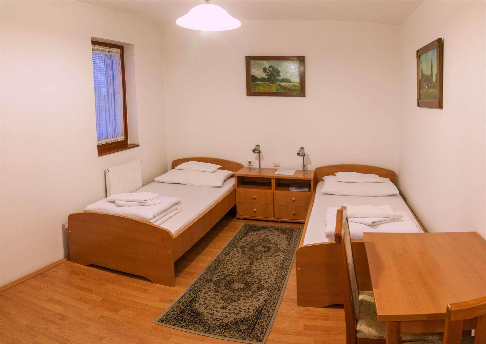 Malom Panzio Bed & Breakfast Kiskunfelegyhaza Exterior photo